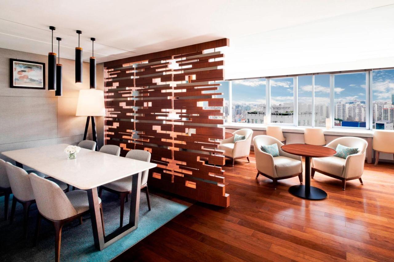 Courtyard By Marriott Seoul Times Square Hotell Exteriör bild
