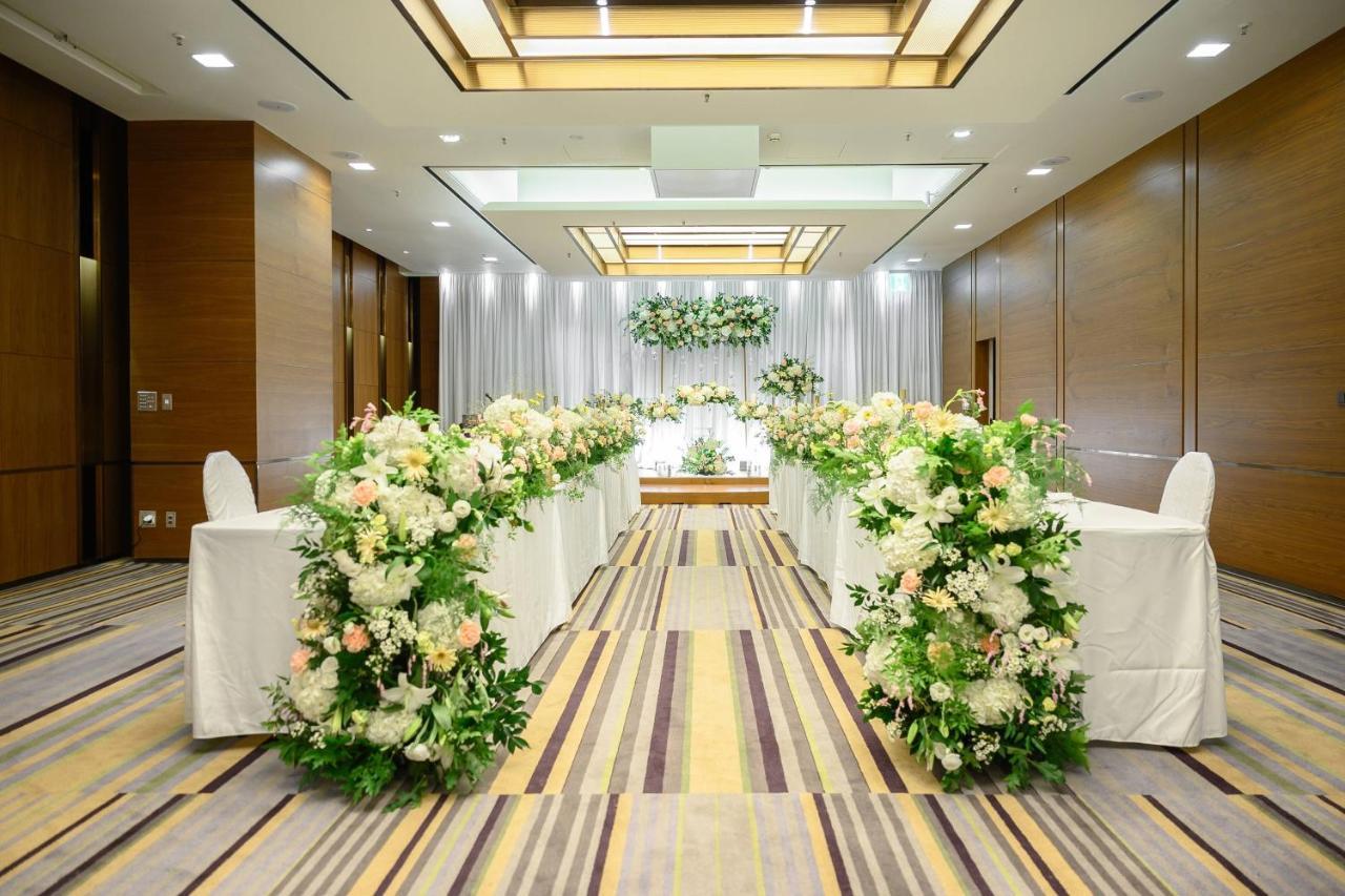 Courtyard By Marriott Seoul Times Square Hotell Exteriör bild
