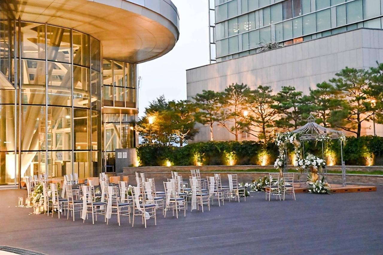 Courtyard By Marriott Seoul Times Square Hotell Exteriör bild